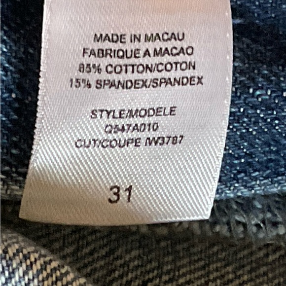 Guess Size 31 Ladies Straight Leg, Medium Wash, Faded, Embellished Jeans - Picture 16 of 16